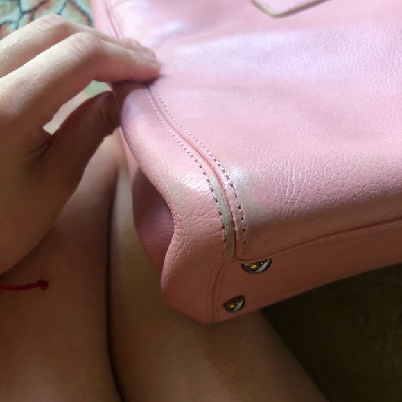 Vintage Authentic Baby Pink CHANEL Handbag - Picture 3 of 9